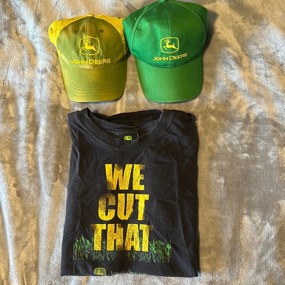 John Deere Merchandise lot of 3 - 2 adjustable hats - 1 size L short sleeve tee - Picture 1 of 4